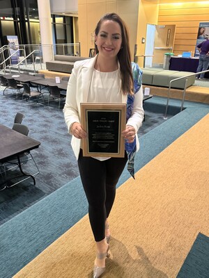 Latina Entrepreneur Jacqueline S. Ruiz Creates Jacqueline Ruiz PILOTINA Aviation Scholarship for College of DuPage; $5,000 scholarship helps aviation management students